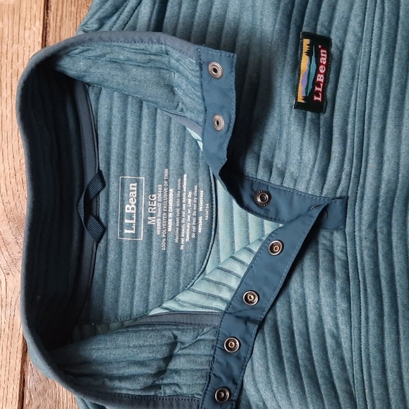 L.L. Bean 1/4 Button Fleece Midlayer - Picture 2 of 3